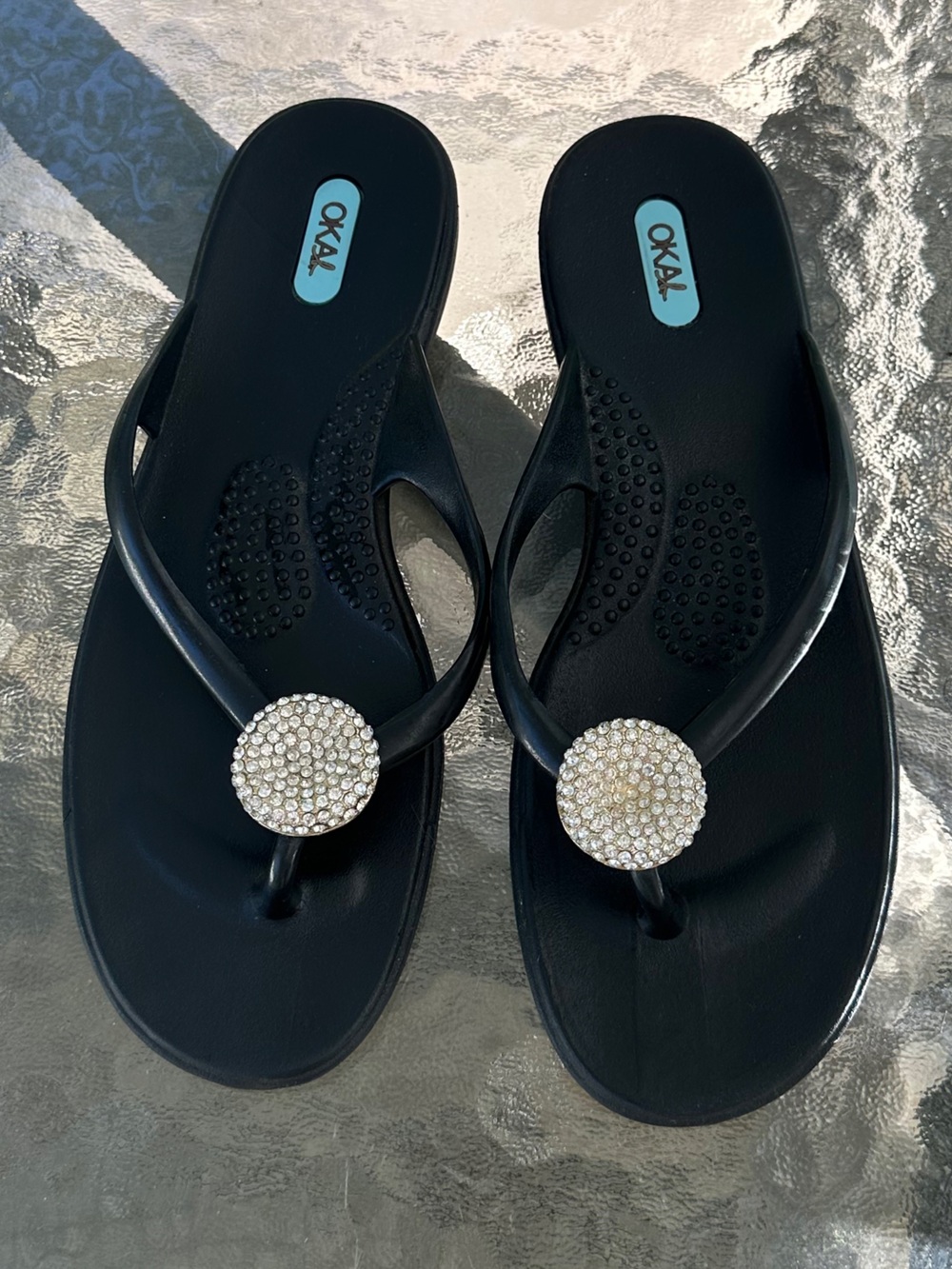 OKAbee Lucky Flip Flops - Picture 2 of 10